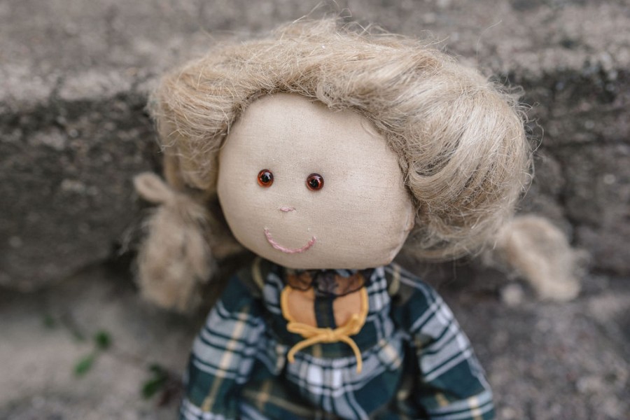 SMILGA – XX a. pirmoji pusė, mažo miestelio mokinukė.