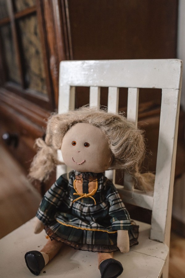 SMILGA – XX a. pirmoji pusė, mažo miestelio mokinukė.